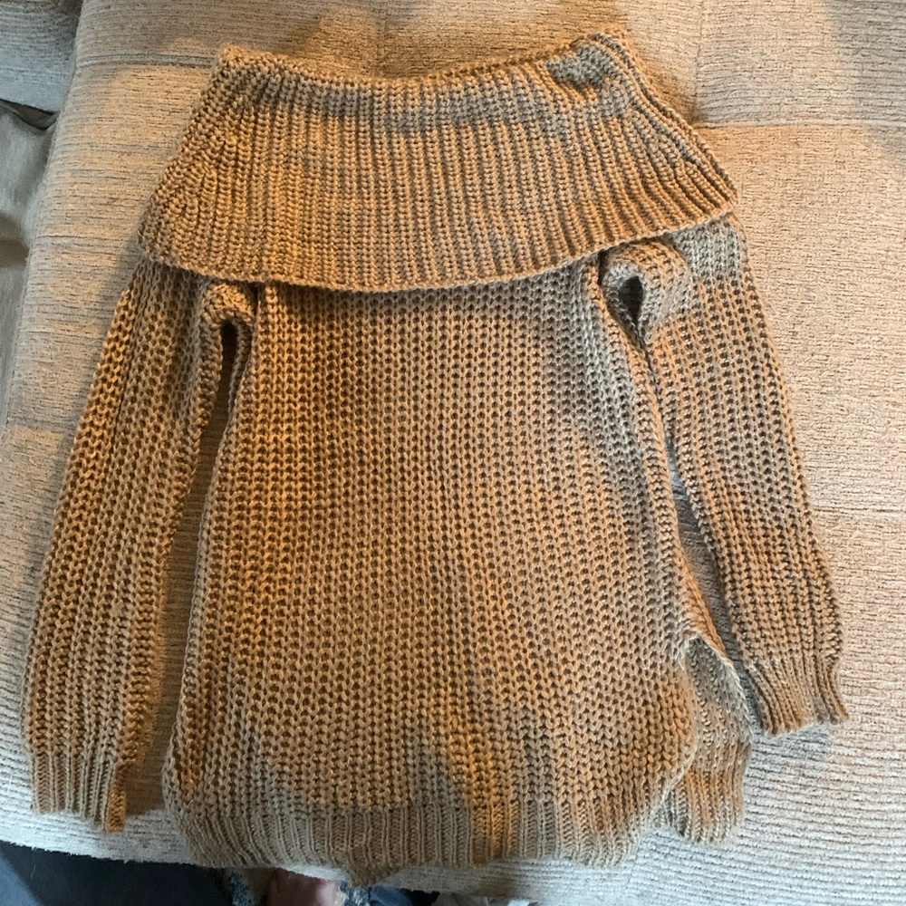 Off-shoulder sweater